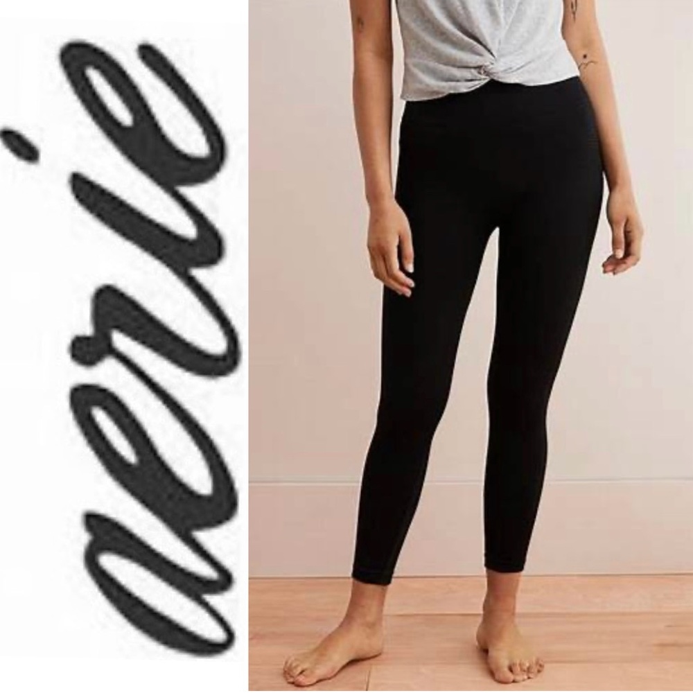 Aerie Women’s Sz L Short‎ Black Chill Play Move Leggings